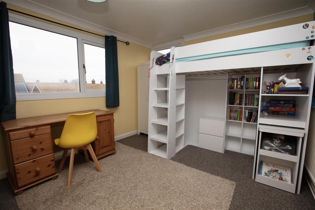 Bedroom3 03.jpg