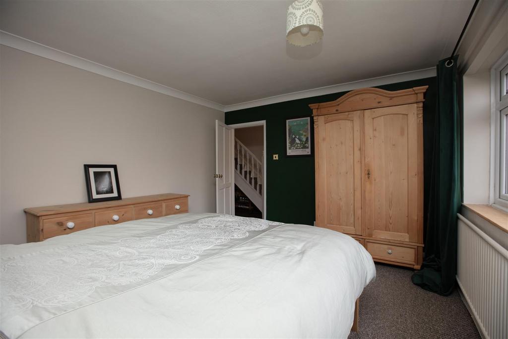 Bedroom1 02 gnd Floor.jpg