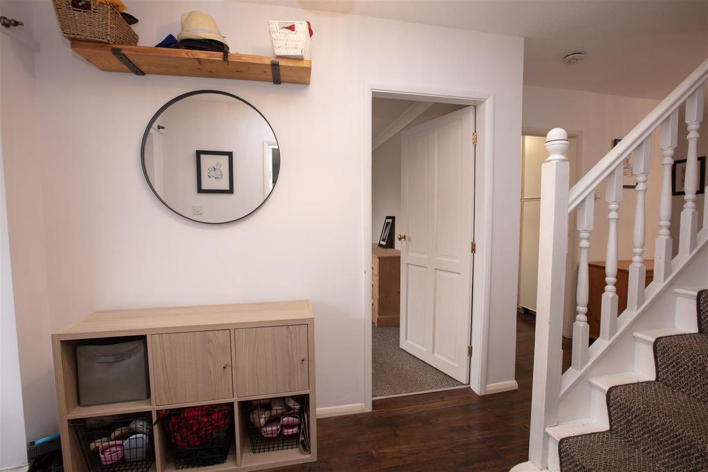 Hall02.jpg