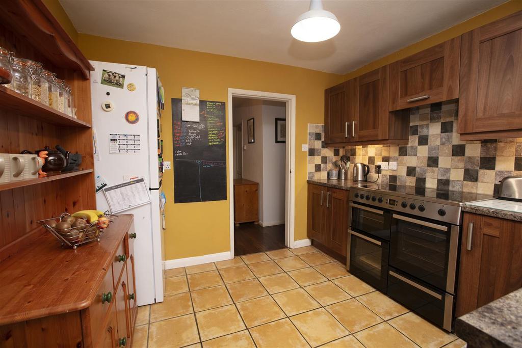 Kitchen 03.jpg
