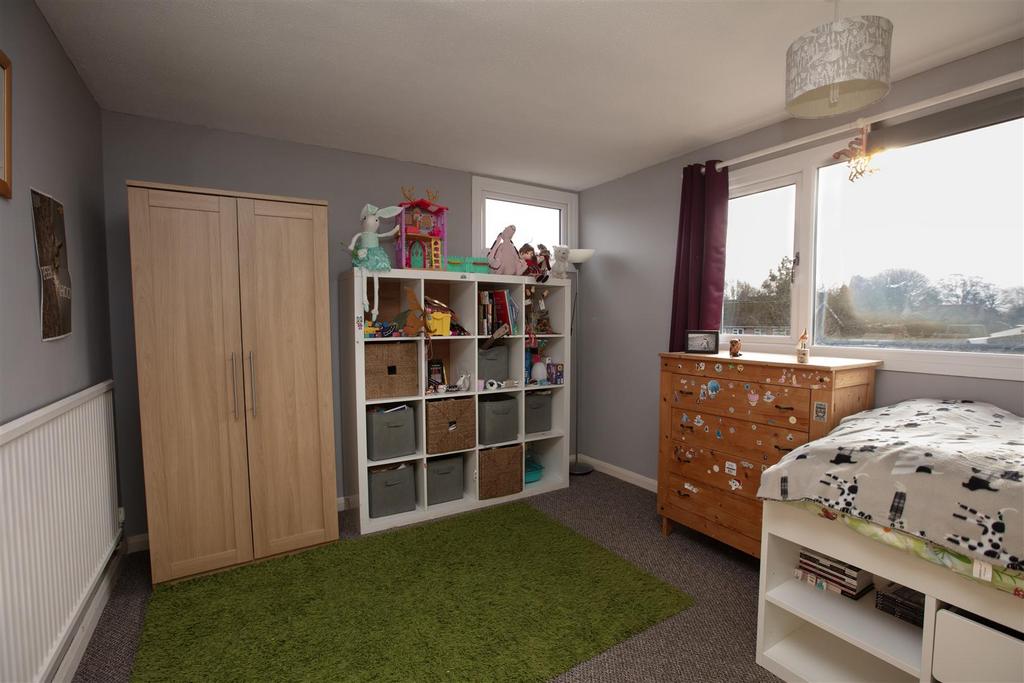 Bedroom2 02.jpg