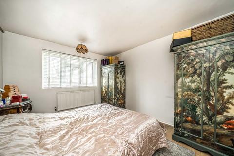 1 bedroom flat for sale, Solon New Road Estate, London SW4