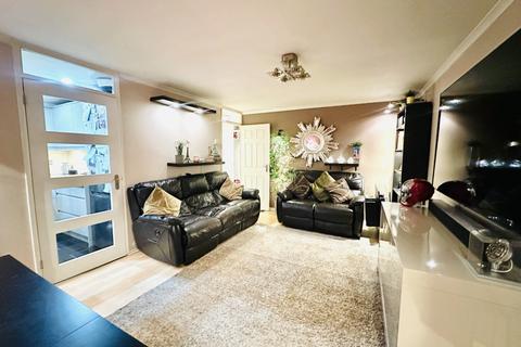 2 bedroom flat for sale, Evergreen Way,  Hayes, UB3