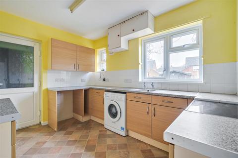 11 Coronation Close, Pewsey, SN9 5ED