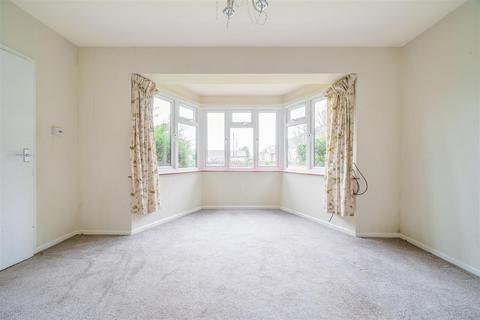 11 Coronation Close, Pewsey, SN9 5ED