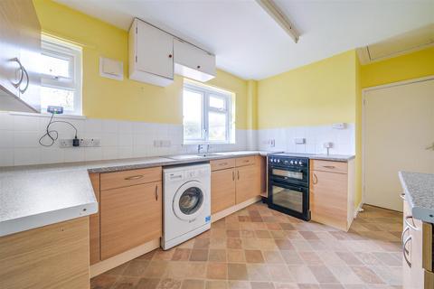 11 Coronation Close, Pewsey, SN9 5ED
