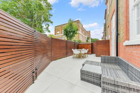 3 bedroom end of terrace house to rent, Takhar Mews, Battersea, SW11
