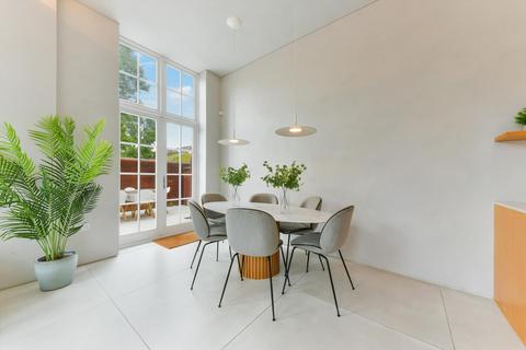 3 bedroom end of terrace house to rent, Takhar Mews, Battersea, SW11