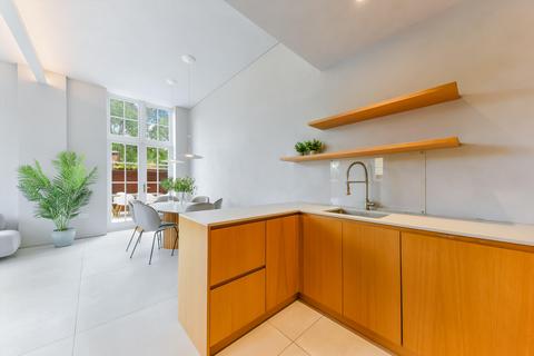 3 bedroom end of terrace house to rent, Takhar Mews, Battersea, SW11