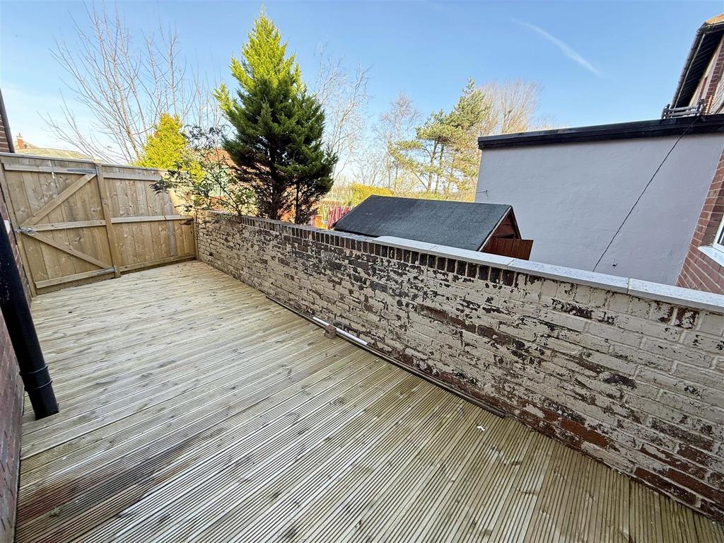 Rear yard new.jpg