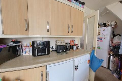 3 bedroom terraced house for sale, Granite Street, Oldham OL1