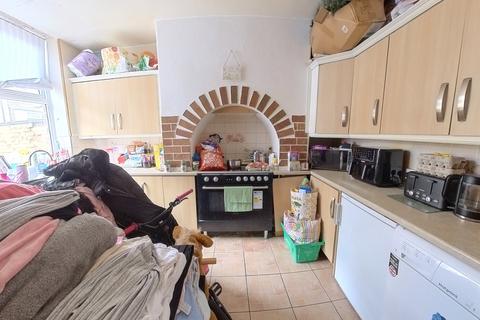 18 Granite Street, Oldham, OL1 4EZ