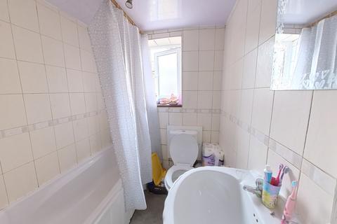 18 Granite Street, Oldham, OL1 4EZ