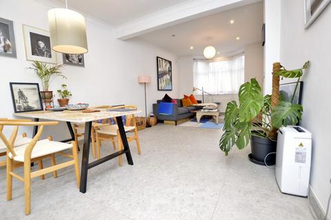 3 bedroom end of terrace house for sale, Ladysmith Road, Canning Town, London, E16 4NR