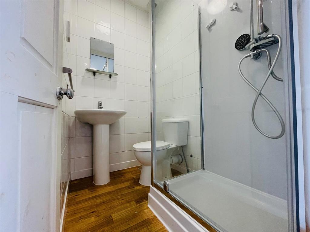 En-Suite Shower Room/WC