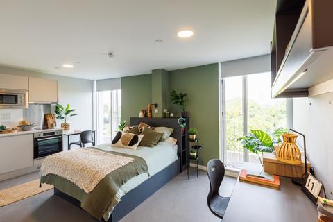 undefined, Alscot Road