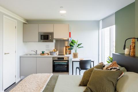 undefined, Alscot Road