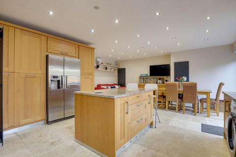 3 Fernbrook Road, Caversham, Reading, RG4 7HG