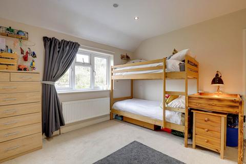 3 Fernbrook Road, Caversham, Reading, RG4 7HG