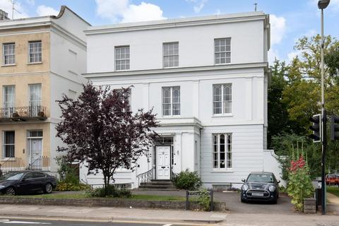 3 bedroom apartment for sale, Top Apartment, Evesham Road, Pittville, Cheltenham, GL52