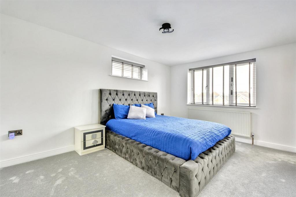 Bedroom 1 2.jpeg