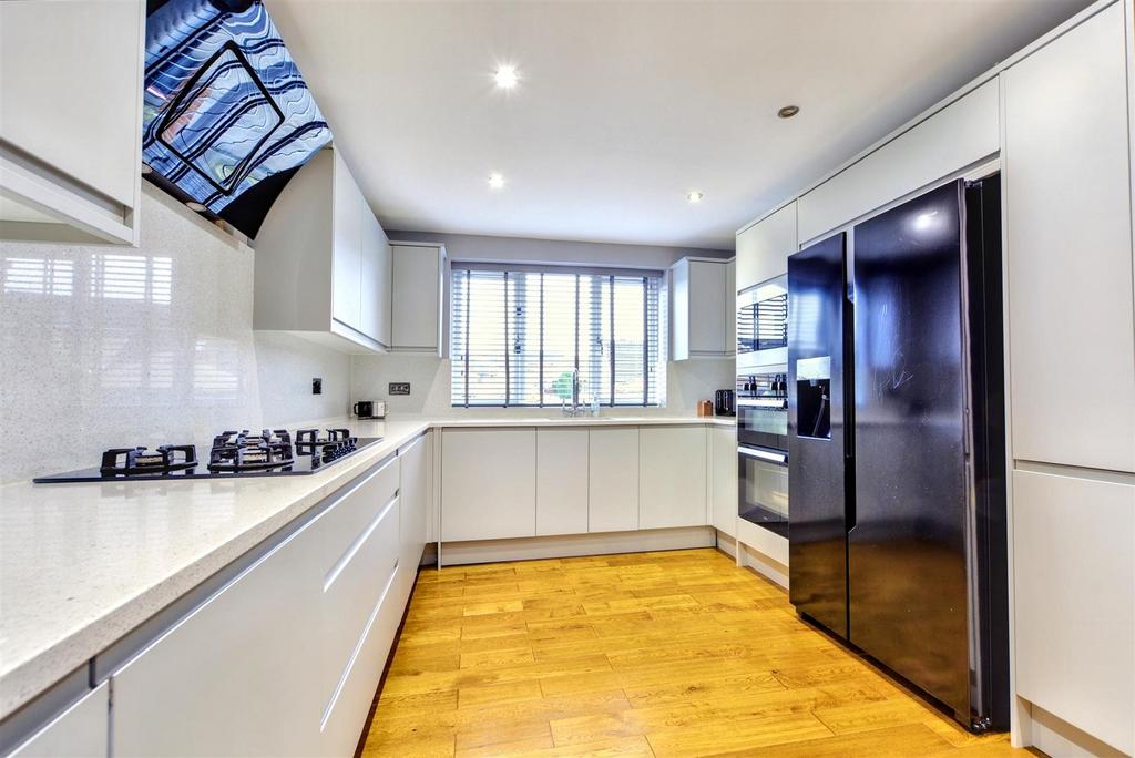 Kitchen 1.jpeg