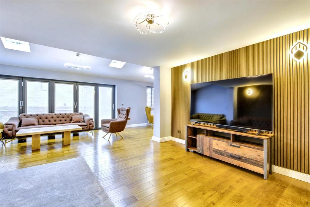 Lounge 3.jpeg