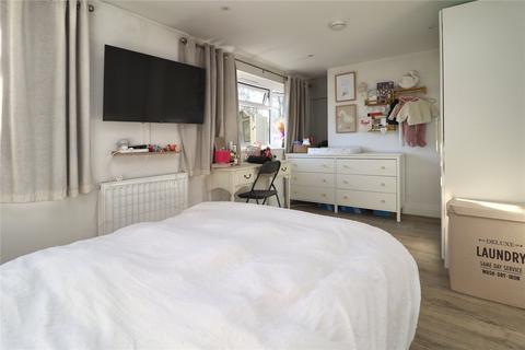 1 bedroom flat for sale, Oakfield, Woking GU21