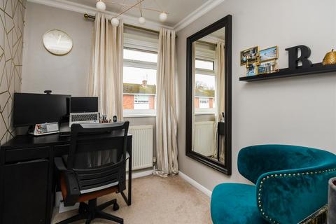 73 Chillington Drive, Codsall, Wolverhampton, WV8 1AU