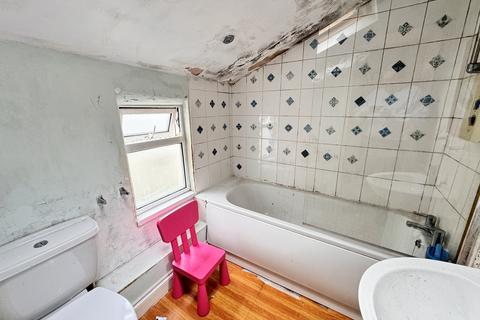 2b Brookside Road, Bristol, BS4 4JS