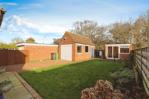 3 bedroom semi-detached bungalow for sale, Eastholme Drive, York