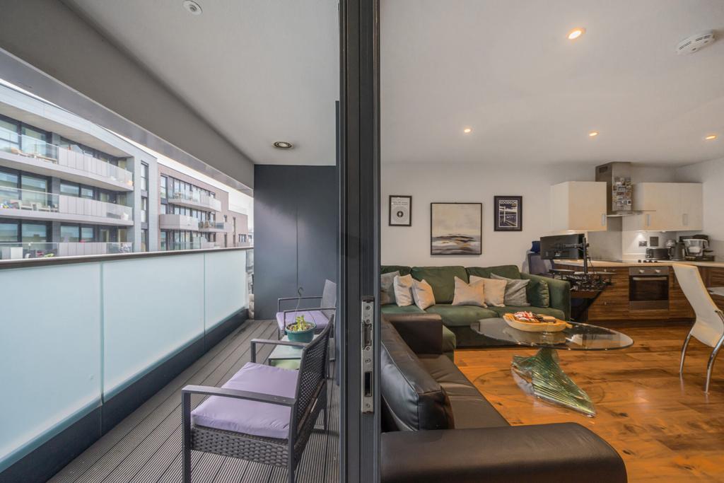 Balcony/Reception