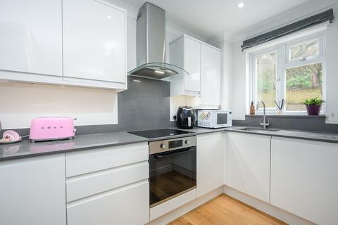 1 bedroom end of terrace house for sale, Eyston Drive, Weybridge, KT13