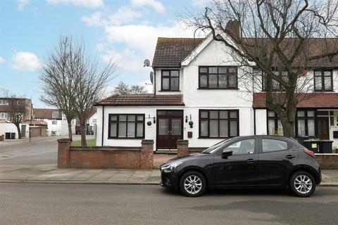 3 bedroom end of terrace house for sale, Tudor Road, London