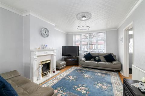 3 bedroom end of terrace house for sale, Tudor Road, London