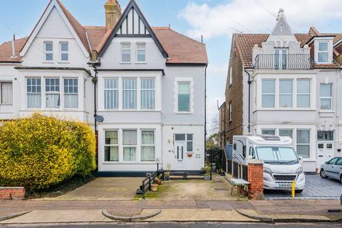 3 bedroom apartment for sale, Finchley Road, Westcliff-on-sea, SS0