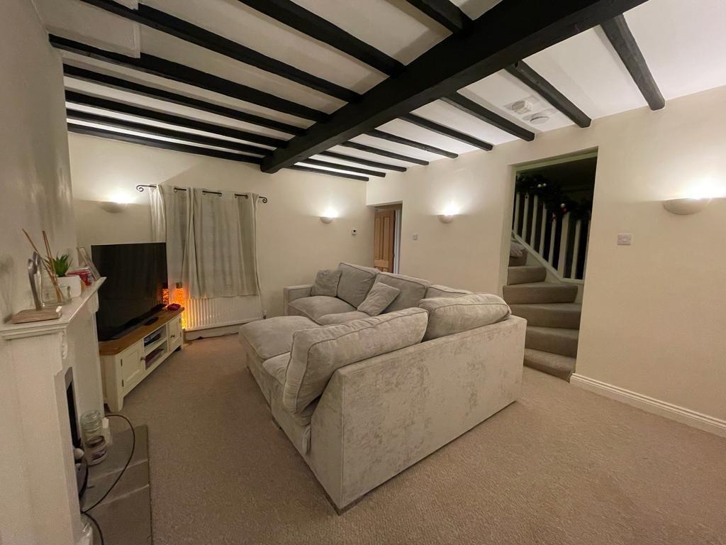 Living room 1.jpg