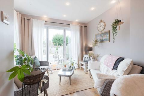 141 Waverley Road, Epsom, KT17 2LN
