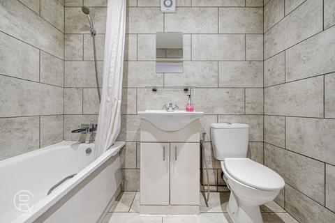 2 bedroom flat for sale, Greenford Avenue, London, W7