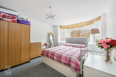 2 bedroom flat for sale, Greenford Avenue, London, W7