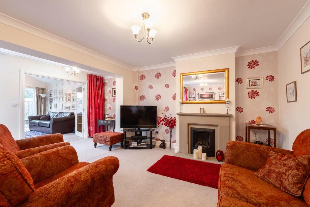 Living dining room-4.jpg