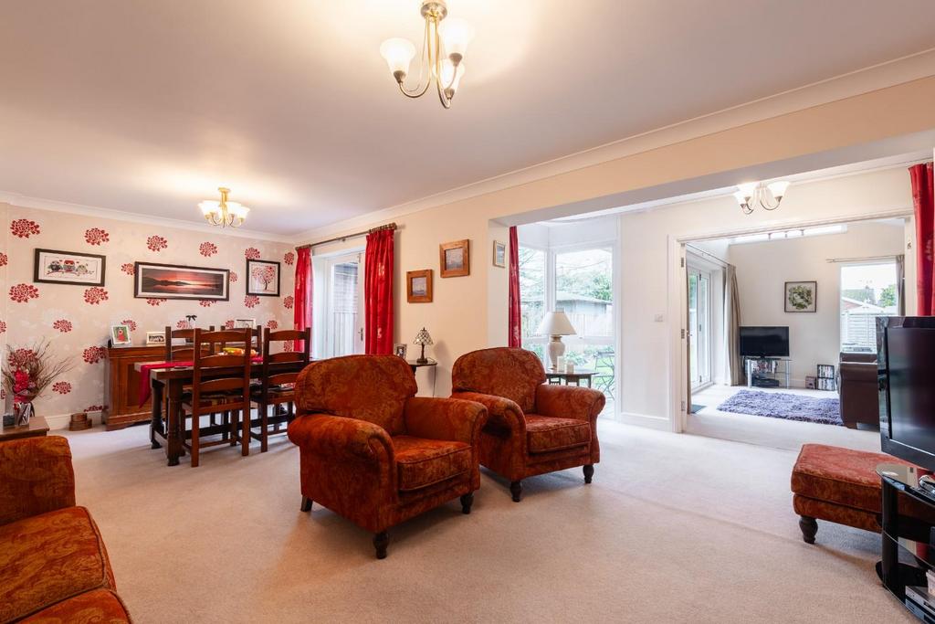 Living dining room-7.jpg