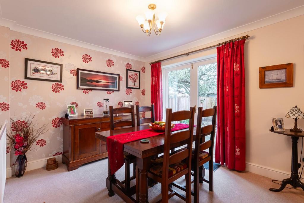 Living dining room-5.jpg