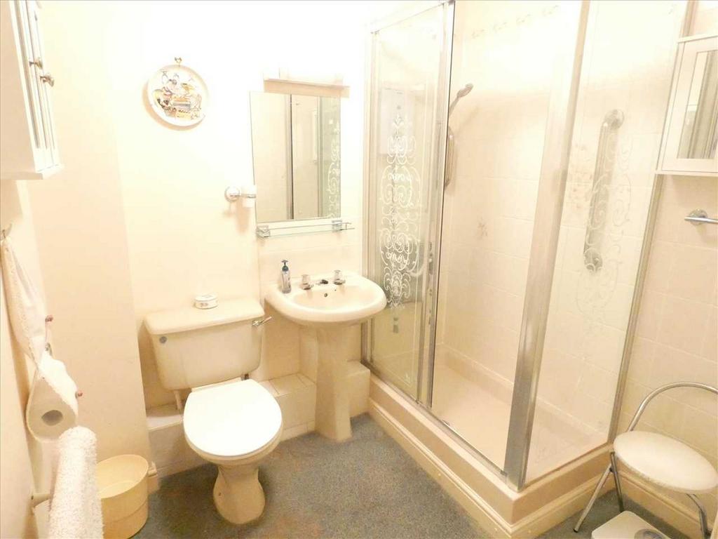 En-Suite Shower