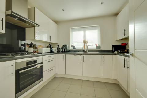 2 bedroom apartment for sale, Craftmans Crescent, Priory Court, RH15