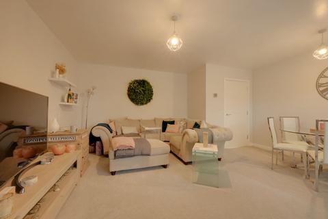 2 bedroom apartment for sale, Craftmans Crescent, Priory Court, RH15