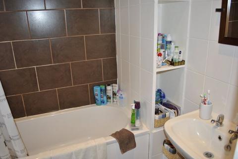 1 bedroom terraced house to rent, Haselmere Close, Bury St. Edmunds