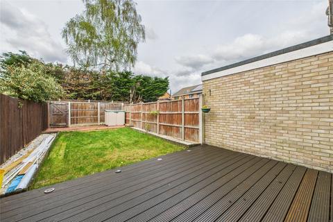 3 bedroom terraced house to rent, Millins Close, Owlsmoor, Sandhurst, Berkshire, GU47