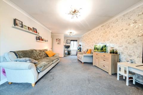 2 bedroom apartment for sale, Knightscote Close, Harefield, Uxbridge