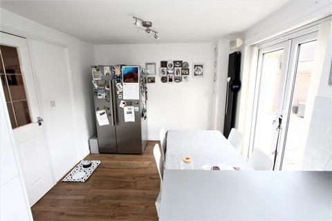 1 Cookes Close, Neston, CH64 3TL